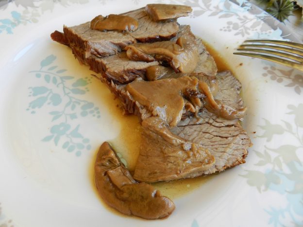 Brasato con funghi